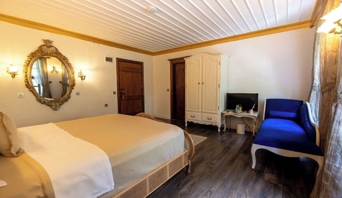 Classic Double Room, Garden View
