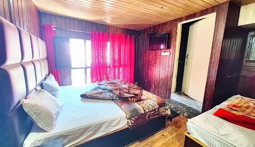 Deluxe Quadruple Room