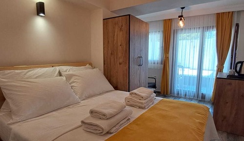 Standard Room, Multiple Beds, Non Smoking, Garden View