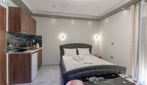 Deluxe Double Room, Garden View