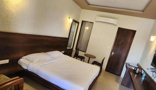 Standard Twin Room, Balcony, Mountain View