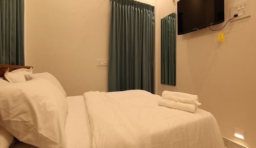 Single Luxury Suite Room (1Bhk)