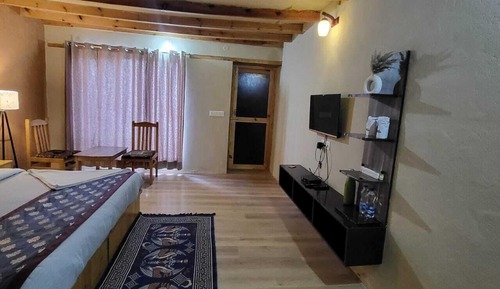 Deluxe Double or Twin Room, Lake View