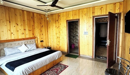 Deluxe Apartment, City View