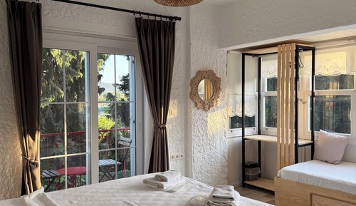 Superior Room, Balcony, Garden View