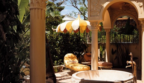 Suite, Garden Area