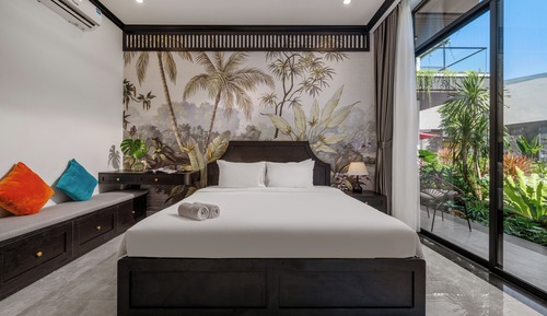 Deluxe Studio, Balcony, Pool View