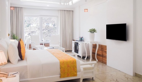 Valley View Indulge Room