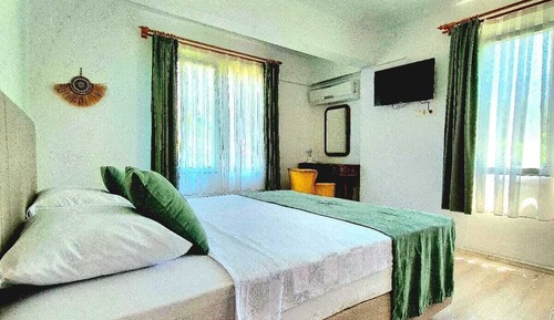 Basic Room, Garden View