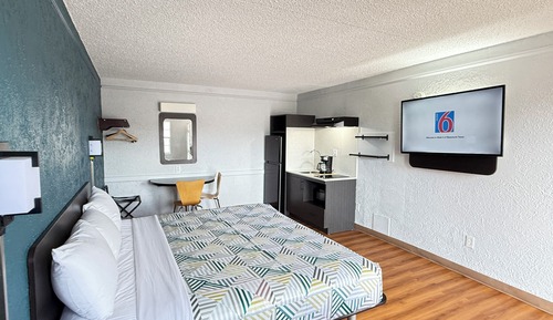 Standard Room, 1 King Bed, Non Smoking
