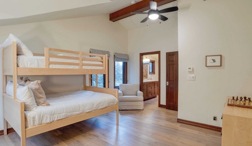 House (5 Bedrooms)