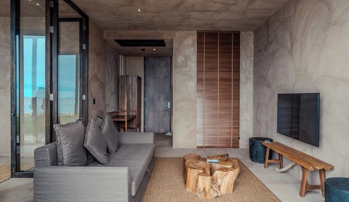 Suite, Sea View