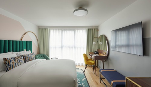 Standard Room, 1 King Bed
