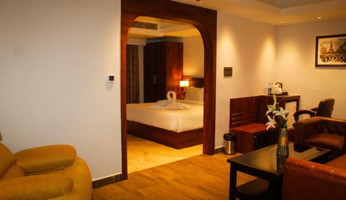 Luxury Suite