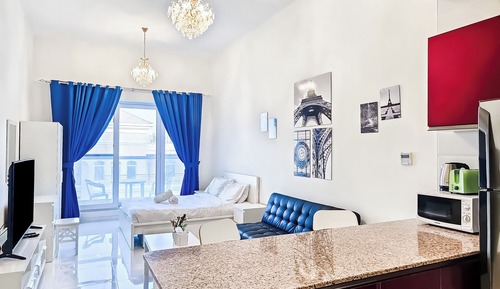Deluxe Studio, 1 King Bed with Sofa bed, Non Smoking