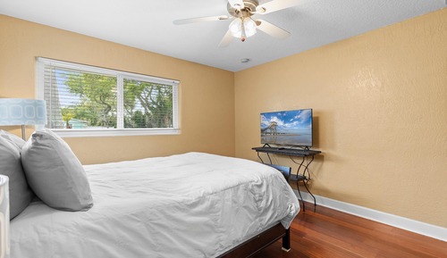 House, Multiple Beds (Evergreen)