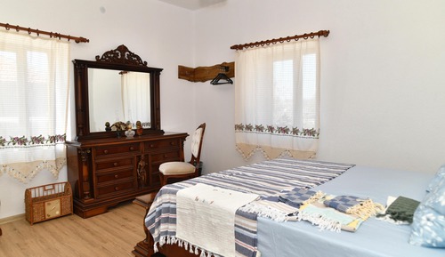 Comfort House, Sea View