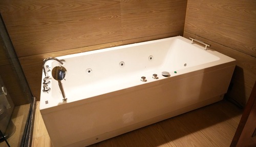 Premium Room, Bathtub