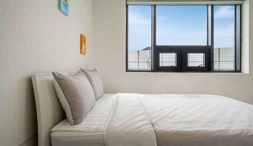 Basic Room, 2 Bedrooms (Room 101 – Dogs under 15kg allowed)