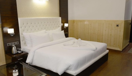 Luxury Double Room, 1 King Bed, Valley View