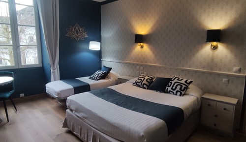 Comfort Quadruple Room, City View