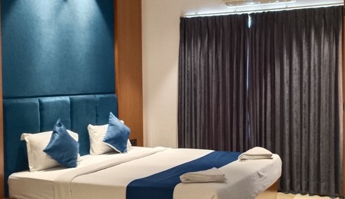 Deluxe Room, City View