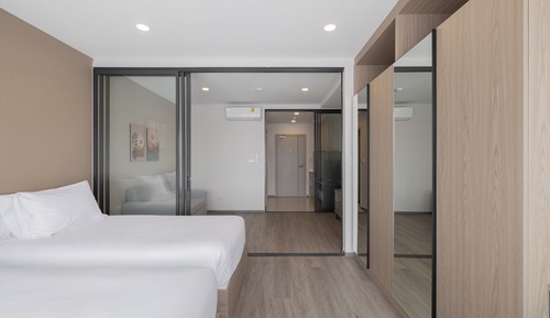 Homey Deluxe 2 Single Beds
