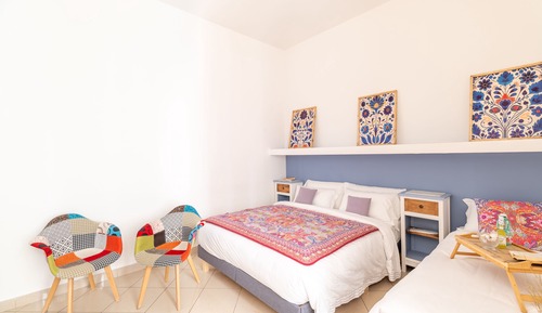 Deluxe Triple Room, Private Bathroom (Suite Apolo)