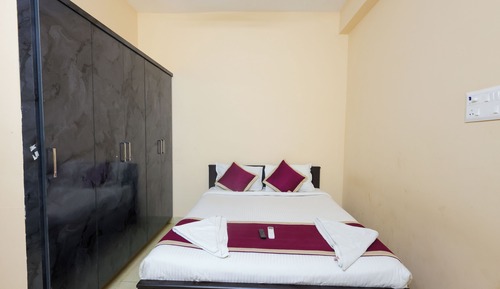 Classic Apartment, 3 Bedrooms, City View
