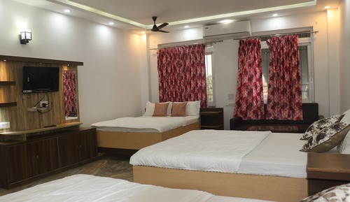 Luxury Triple Room, Balcony, City View