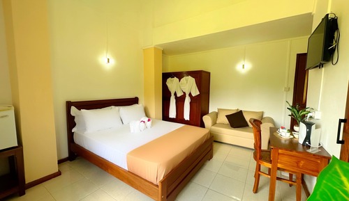 Deluxe Double Room, Balcony, Garden View