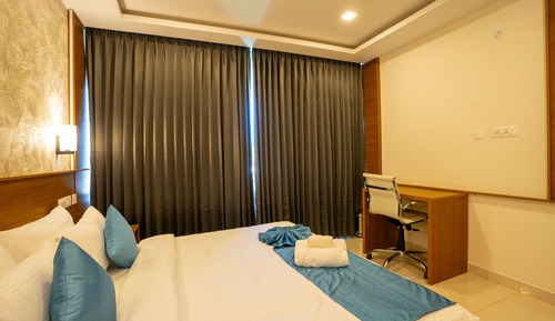 Deluxe Double Room, Garden View