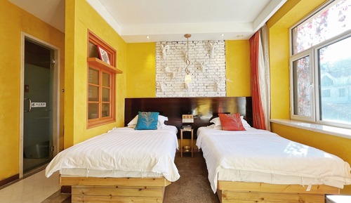 Comfort Suite, Hill View