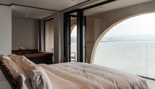 Deluxe Room, Private Bathroom