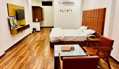 Superior Room, Hill View