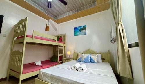 Deluxe Quadruple Room, Balcony