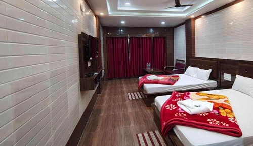 Standard Quadruple Room, Lake View