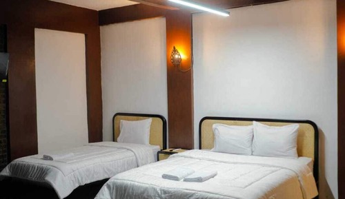 Deluxe Studio Suite