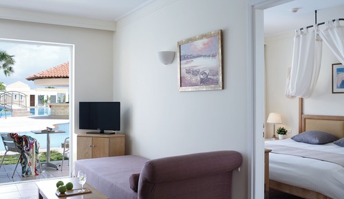 One Bedroom Suite Limited Sea View
