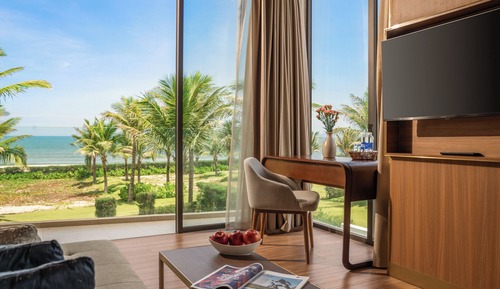 3 Bedroom Beachfront Villa Private Pool