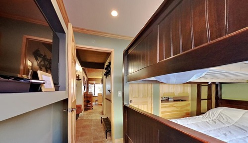 Condo, 2 Bedrooms