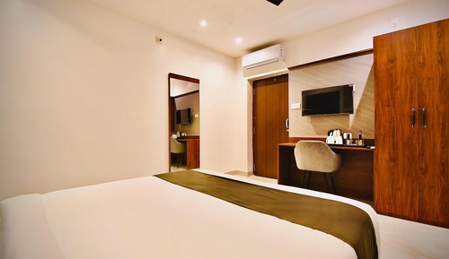 Deluxe Double Room, Balcony, Hill View