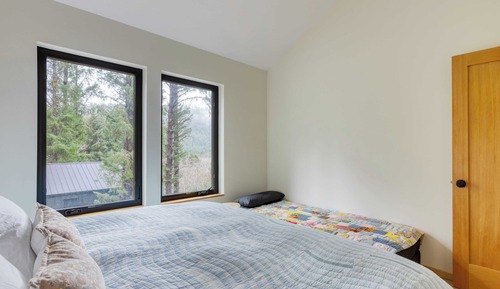 House (4 Bedrooms)