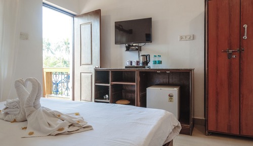Deluxe Twin Room, Pool View