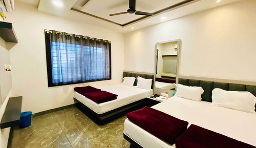 Deluxe Quadruple Room, City View
