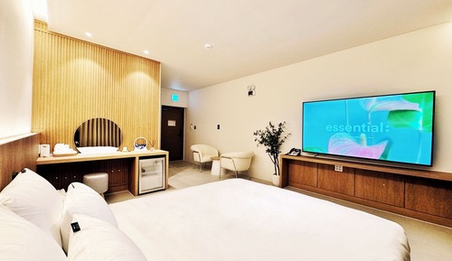 Premier Room