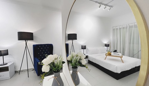 Studio Suite, Balcony