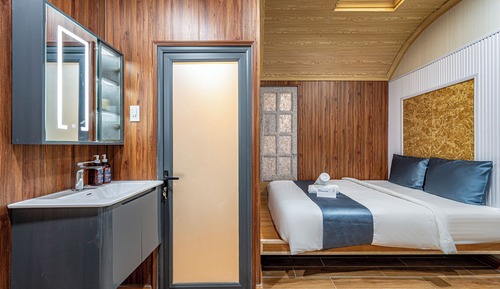 Deluxe Double Room, Garden View