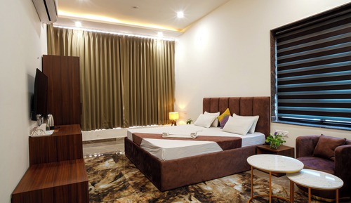 Luxury Suite, City View