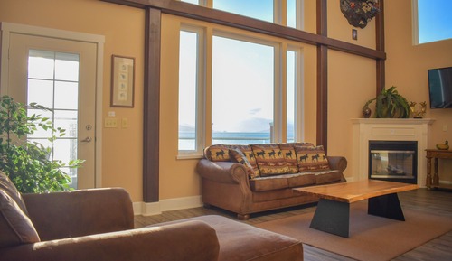 Luxury Condo, 3 Bedrooms, Balcony, Ocean View